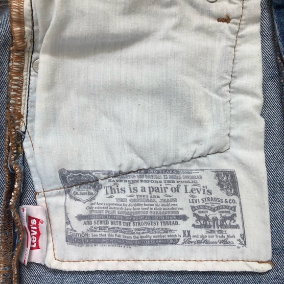 Levi’s 501 Cut Off Shorts in Sierra Oasis - Picture 5 of 7